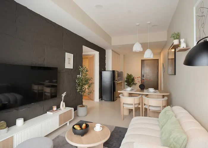Instaworthy 2Br Central Prime Spot Wcity Views